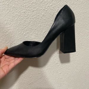 Black heels pumps size 7. Perfect condition!